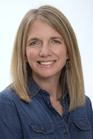 Headshot of Lisa Arnott